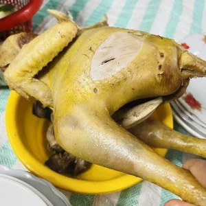 Ho Bich Tram Celebrates Father’s Memory with Heartwarming Traditional Countryside Feast - image 1