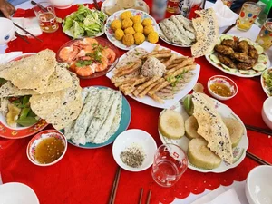 Ho Bich Tram Celebrates Father’s Memory with Heartwarming Traditional Countryside Feast - image 10