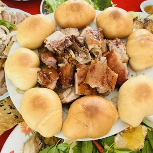 Ho Bich Tram Celebrates Father’s Memory with Heartwarming Traditional Countryside Feast - image 2