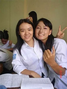 Rare School Photos of Miss Vietnam Mai Phuong Thuy Reveal Her Strict Upbringing - image 4
