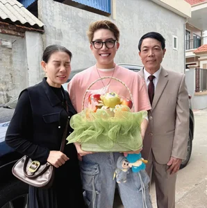 Celebrating Spring with Vietnam’s Biggest Stars and Celebrities - image 2