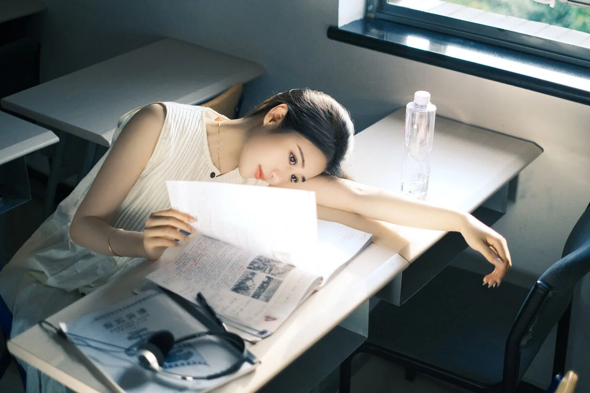 YiTuYu Art Language Vol.7241 Le Yi Li Bunny - Creative Fashion Photography Series