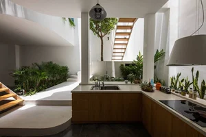 20 Split Level Floor Design Ideas for Elegant Space Division in Modern Homes - image 9