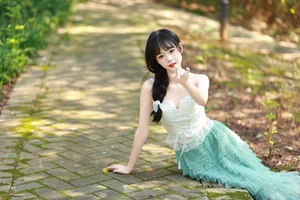 Artistic Portraiture: YiTuYu Art Language Vol.5983 Featuring Guan Ning - image 1