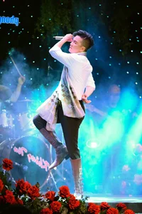 Vietnam Showbiz Updates: Veteran Artist Health Concerns and Playful Celebrity Banter - image 24