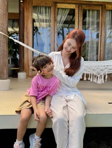 Vietnam Showbiz Updates: Veteran Artist Health Concerns and Playful Celebrity Banter - image 23