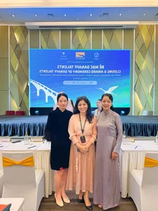 Vietnam Showbiz Updates: Veteran Artist Health Concerns and Playful Celebrity Banter - image 12