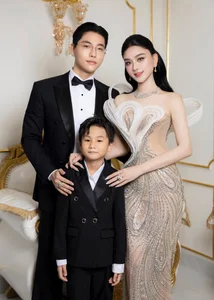 Vietnam Showbiz Updates: Veteran Artist Health Concerns and Playful Celebrity Banter - image 47