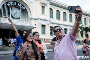 Saigon Central Post Office: Exploring One of the World's Most Beautiful Landmarks - image 7