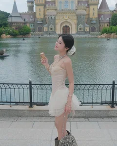 A Fairytale Escape: 'Gifted School Hot Girl' Transforms into a Disney Princess - image 9