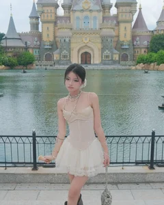A Fairytale Escape: 'Gifted School Hot Girl' Transforms into a Disney Princess - image 1