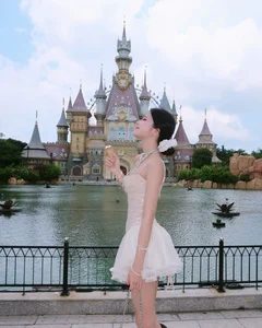 A Fairytale Escape: 'Gifted School Hot Girl' Transforms into a Disney Princess - image 5