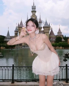 A Fairytale Escape: 'Gifted School Hot Girl' Transforms into a Disney Princess - image 2