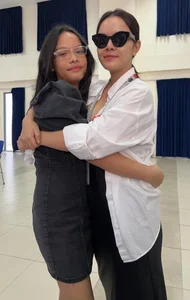 Singer Pham Quynh Anh Embraces Simple Elegance on Daughter's School Day - image 7