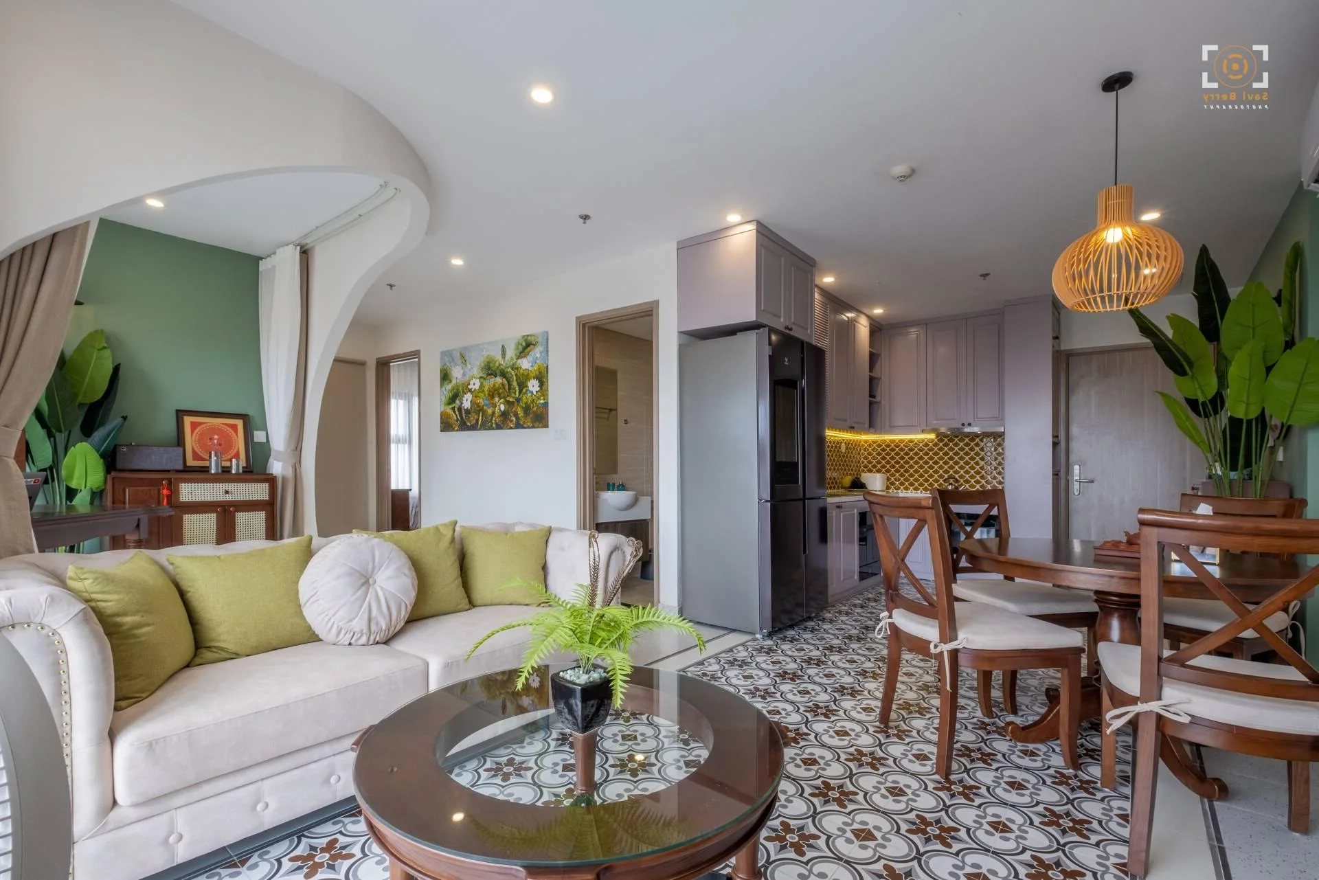 20 Beautiful Tropical Style Home Designs to Bring Nature Into Your Living Space