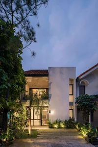 20 Beautiful Tropical Style Home Designs to Bring Nature Into Your Living Space - image 0