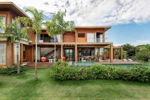 20 Beautiful Tropical Style Home Designs to Bring Nature Into Your Living Space - image 5