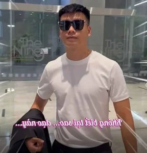 Vietnamese Football Star's Sharp New Look Leaves His Son Confused in Adorable Family Moment - image 6