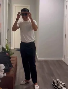 Vietnamese Football Star's Sharp New Look Leaves His Son Confused in Adorable Family Moment - image 5