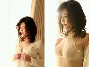 Hanasaki Ayumi: Captivating Beauty of Japanese Announcer on Tukuku - image 3