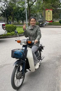 Kieu Anh’s Costume Challenge in Gia Dinh Minh Vui Bat Thinh Linh - image 7