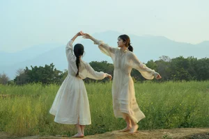 Spring Whispers in the Woods - YiTuYu Art Language Vol.8916 Xiao Yu Tian Qi - image 2