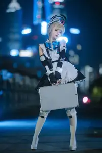 Coser Hua Qi Hana's Stunning Honkai Star Rail Cosplay: Futuristic Maid Warrior 飞鸟马时 - image 6