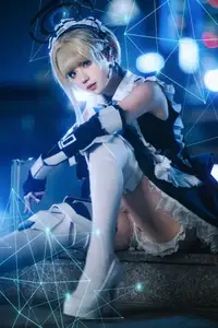 Coser Hua Qi Hana's Stunning Honkai Star Rail Cosplay: Futuristic Maid Warrior 飞鸟马时 - image 1