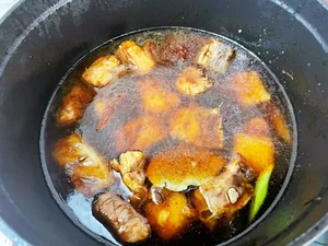 Delicious and Nutritious Braised Pork Ribs with Quail Eggs Recipe - image 8