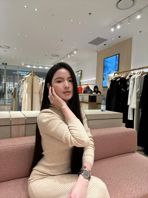 Chu Thanh Huyen Radiates Elegance in Traditional Ao Dai Post-Drama