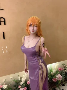 Female Cosplayer Stuns Online Community with New Transformation - image 1