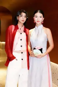 Lã Thanh Huyền & Kim Tuyến's Beauty Blossoms: Enduring Friendship Since Women of the 21st Century - image 2