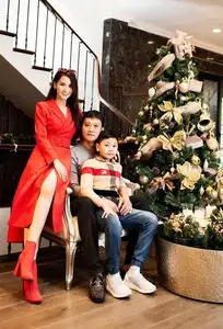 Lã Thanh Huyền & Kim Tuyến's Beauty Blossoms: Enduring Friendship Since Women of the 21st Century - image 11