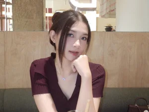 Natural Beauty: Miss Vietnam 2024 Contestant's Stunning Everyday Look - image 2