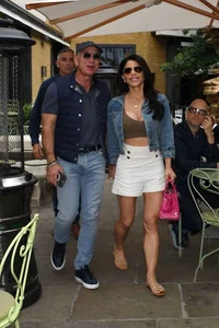 Lauren Sánchez: Redefining Ageless Glamour and Bold Style at 56 - image 9