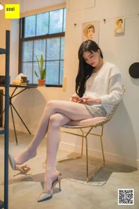 Modern Lifestyle with Mengmeng - IESS Urban Fashion Photography Series - image 3