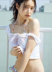 Radiant Summer Glow with Natsuki Abe FRIDAY GOLD - image 0
