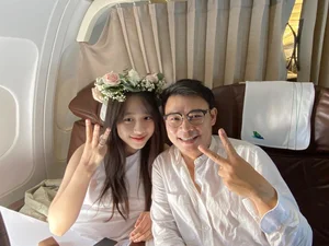 Lavish Proposals and Natural Beauty: Exploring the Glamorous Lives and Everyday Style of Two Famous Female MCs - image 3