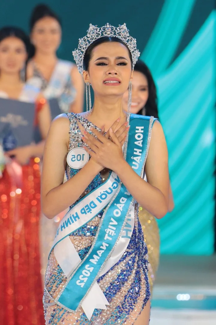 Beyond the Crown: The Controversial Stories of Beauty Queens Returning Their Titles