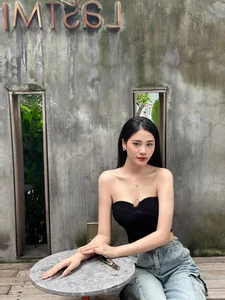 Beyond the Crown: The Controversial Stories of Beauty Queens Returning Their Titles - image 8