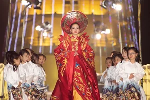 Beyond the Crown: The Controversial Stories of Beauty Queens Returning Their Titles - image 7
