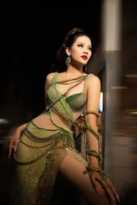 Beyond the Crown: The Controversial Stories of Beauty Queens Returning Their Titles - image 9