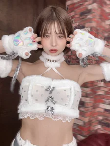 Japanese Model and Viral Sensation: Beniha Yumi and the M-Shape Pose - image 105