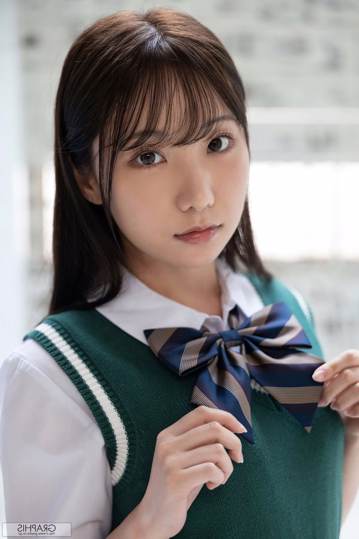 Eren Sora Shines in Graphis Gals Be Yourself Vol.3: Captivating Natural Youthful Charm