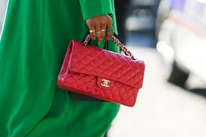 Chic Red Handbags: 8 Stunning Styles to Elevate Your 2025 Lunar New Year Look - image 6
