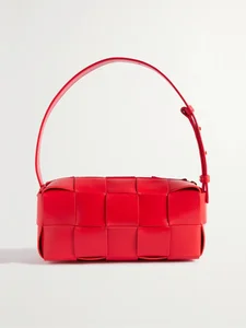Chic Red Handbags: 8 Stunning Styles to Elevate Your 2025 Lunar New Year Look - image 8