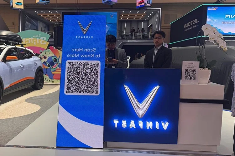 VinFast VF7 Officially Debuts in Indonesia: Pricing and Specs Revealed