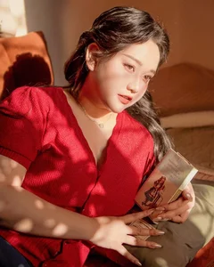 Vietnamese Actress Truc Anh Debuts Bold and Confident New Look, Moving Beyond Her Iconic Mat Biec Role - image 8