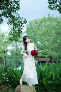 YiTuYu Art Language Vol.7390 Featuring Xiao Xiao Yu: Elegant Portrait Photography Gallery - image 12