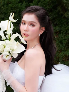 Ngoc Trinh Sparks Wedding Rumors in Stunning Two-Piece Bridal Gown - image 7